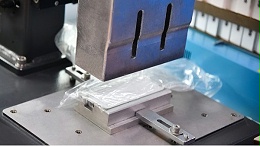 超声波焊接后产品出现伤痕如何调试优化？